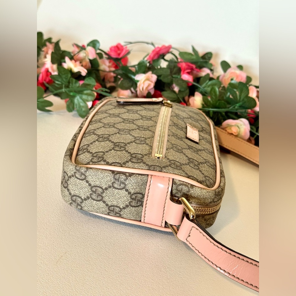 Stunning Gucci GG Supreme Canvas Crossbody Camera Bag Beige Pink - Picture 6 of 16